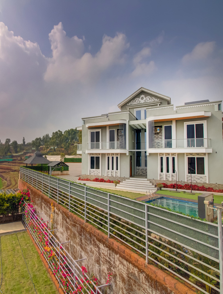 villa in Mahabaleshwar with pool