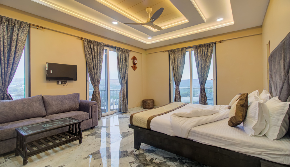 8 BHK Villa in Mahabaleshwar Room